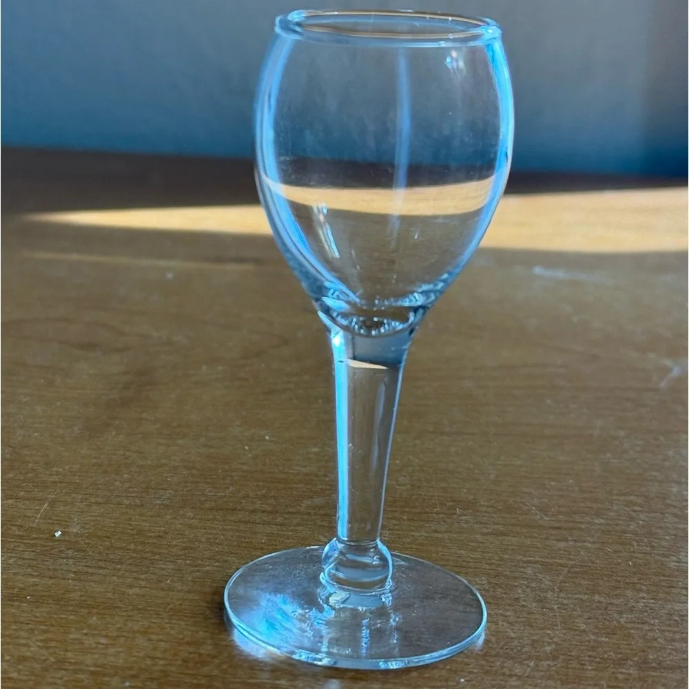 Vintage clear cordial shot glass‎
